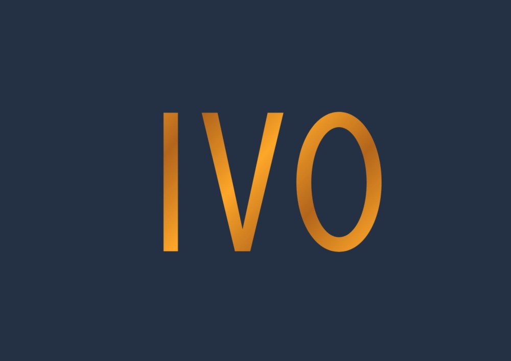 Geboortekaartje Ivo minimalistisch en persoonlijk met foliedruk