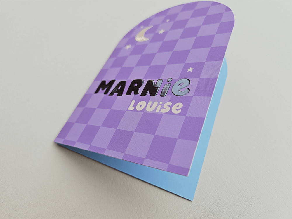 Vrolijk geboortekaartje met boogvorm Marnie