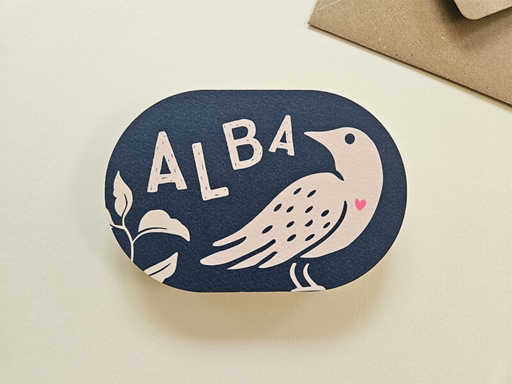 Stoer kleurrijk linosnede geboortekaartje Alba